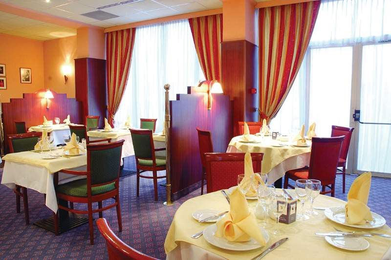 Best Western Plus Paris Orly Airport Ренжі Ресторан фото